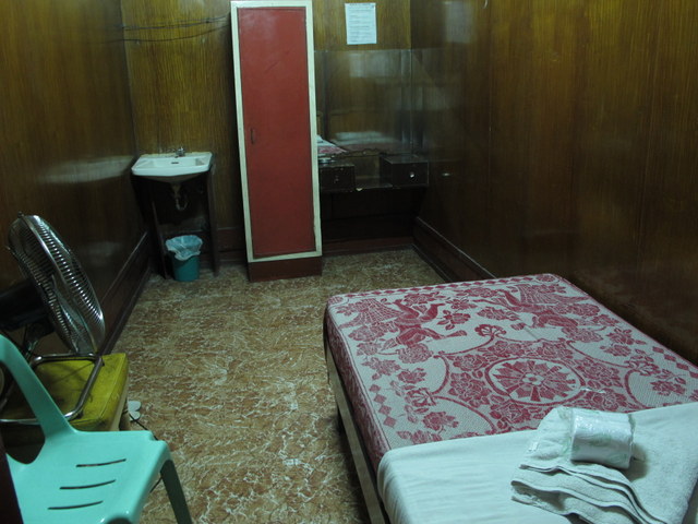 Baguio City, Philippines, 5EUR (windowless, single w/ shared bathroom)