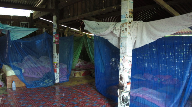 Tat Lo, Laos, 1USD for Mamma Pap's homestay ;) shocking bathroom with dettached wooden door, but had the rock'n'roll feel ;)