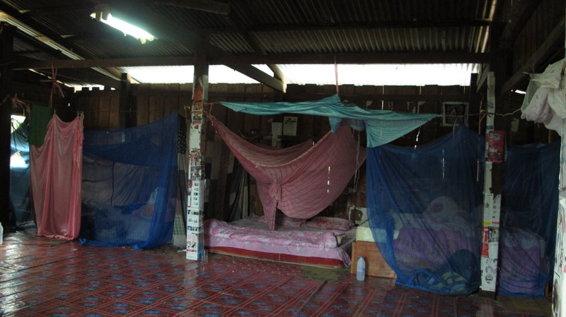 Tat Lo, Laos, 1USD for Mamma Pap's homestay ;) shocking bathroom with dettached wooden door, but had the rock'n'roll feel ;)